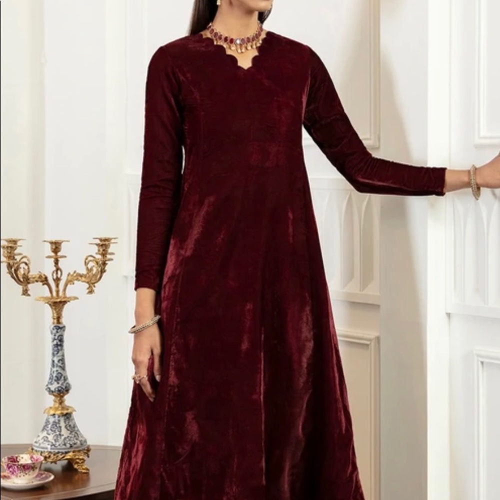 Velvet Baroque Pakistan Outfit